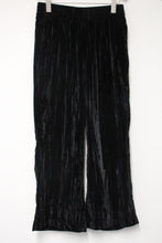 Load image into Gallery viewer, GAP Ladies Black Ribbed Knit Velvet Wide Straight Leg Trousers Size M W30 L28
