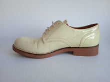 Load image into Gallery viewer, G.H. BASS Ladies Cream White Leather Albany Hi Shine Derby Shoes Size EU37 UK4
