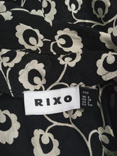 Load image into Gallery viewer, RIXO Ladies Black Silk Floral Long Sleeve Round Neck Blouse Top Size UK6
