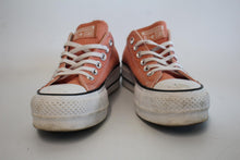 Load image into Gallery viewer, CONVERSE Ladies Peach Pink Canvas Chuck Taylor All Star Lift Sneakers UK3.5
