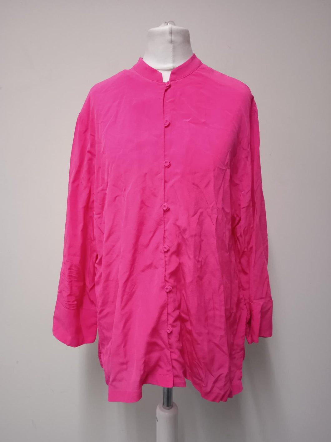 YOLKE Ladies Bright Pink Silk Round Neck Long Sleeve Button-Up Blouse Top M