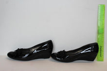 Load image into Gallery viewer, VAN DAL Ladies Lille Patent Leather Bow Details Slip On Wedge Shoes EU40 UK6.5D
