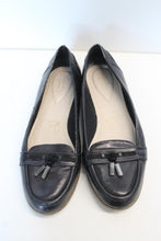 Load image into Gallery viewer, CLARKS Ladies Black Leather Tassel Trim Slip On Flat Casual Shoes EU39 UK6
