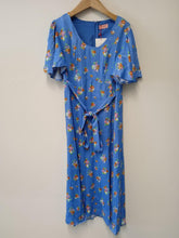 Load image into Gallery viewer, KITRI Ladies Blue Ditsy Daisy Print Christina Dress Size UK12 NEW
