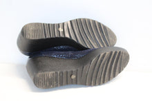 Load image into Gallery viewer, MODA IN PELLE Ladies Navy Blue Snake Print Platform Wedge Court Shoes EU37 UK4
