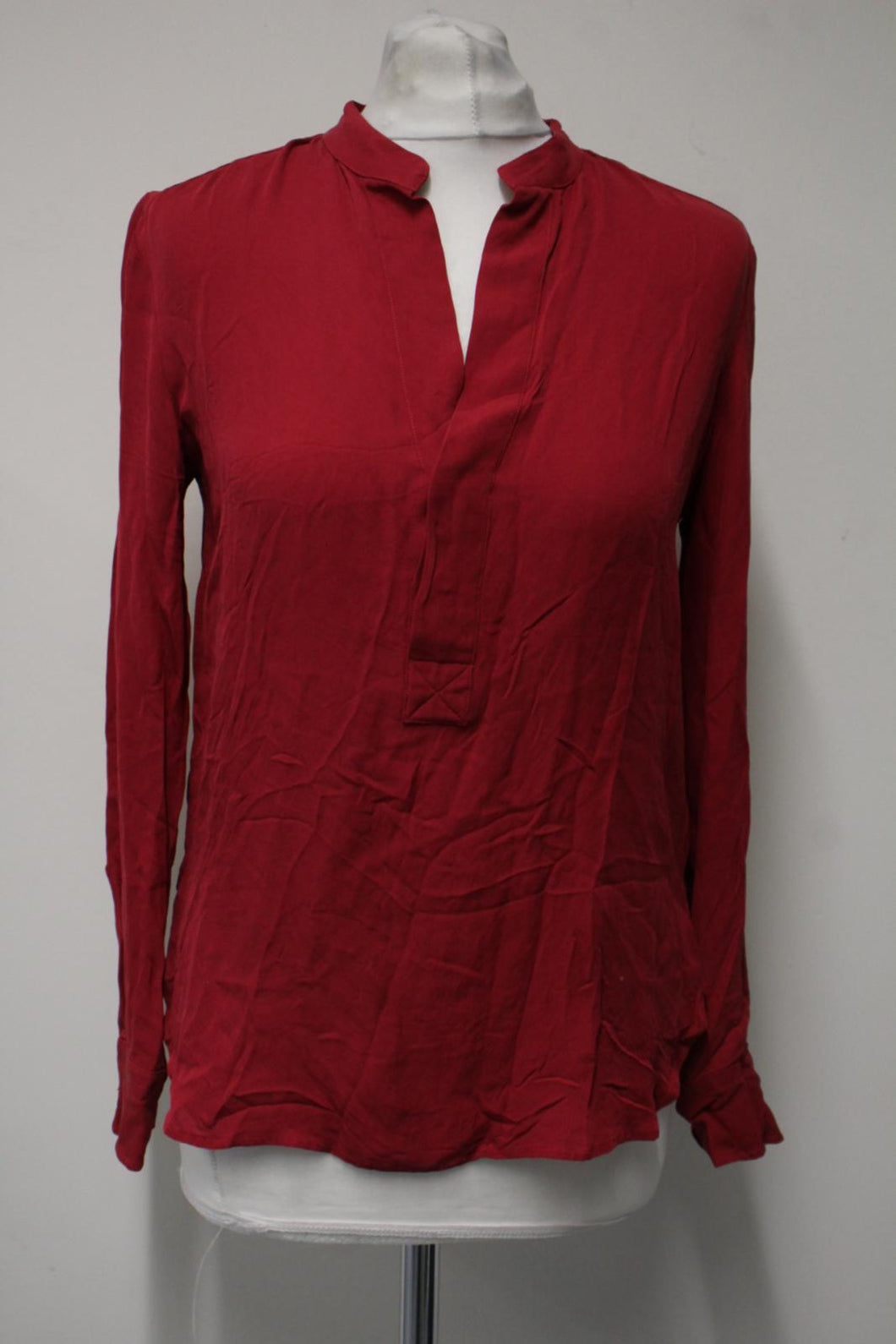 RALPH LAUREN Ladies Deep Red Silk Long Sleeve Collared V-Neck Blouse Size S