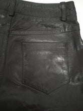 Load image into Gallery viewer, WAREHOUSE Ladies Black Leather Zip-Fly 4-Pocket Mid-Rise Shorts Size UK8
