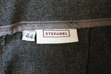 Load image into Gallery viewer, STEFANEL Ladies Grey Straight Knee Length Skirt EU40 UK12
