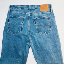 Load image into Gallery viewer, LEVI&#39;S Ladies Blue Light Wash Jeans Premium 726 Flare Wide-Leg W30 L32
