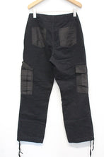 Load image into Gallery viewer, BDG URBAN OUTFITTERS Ladies UO-76 003/47 Black Cotton Zip Cargo Skate Jeans S
