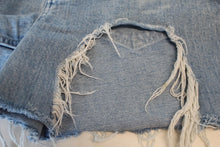 Load image into Gallery viewer, BDG URBAN OUTFITTERS Ladies Blue Zip Fly High Rise Baggy Ripped Denim Shorts 25

