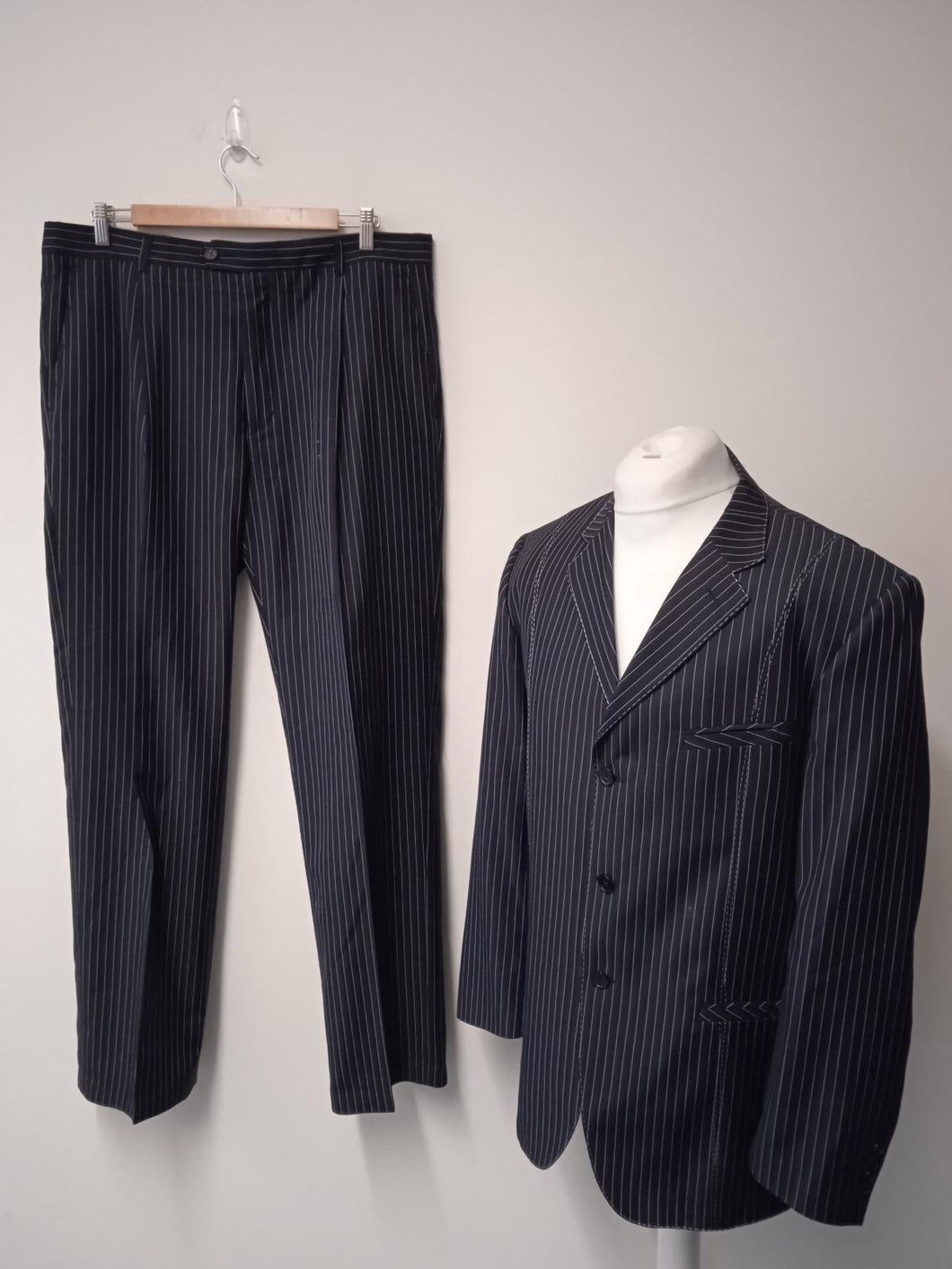 HUGO BOSS Men's Black & White Striped Wool Suit Jacket & Trousers IT54 UK44
