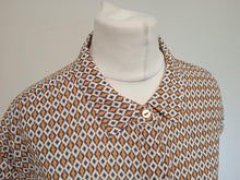 Load image into Gallery viewer, MINT VELVET Ladies Orange &amp; White Diamond Print Sleeveless Blouse Size UK8
