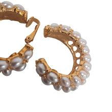 Load image into Gallery viewer, KENNETH JAY LANE Ladies Gold Plated Faux Pearl Clip-On Earrings NEW RRP130
