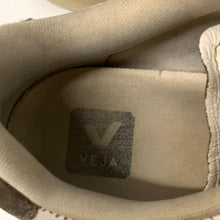 Load image into Gallery viewer, VEJA White Sneakers Campo Lace Up Dark Green Logo Leather Shoe UK6.5 NEW RRP 120
