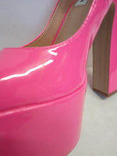 Load image into Gallery viewer, STEVE MADDEN Ladies Skyrise Platform Heels Shoes Pink Patent EU37 UK4 NEW RRP135
