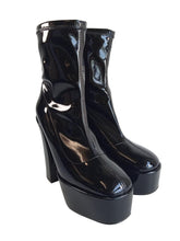Load image into Gallery viewer, STUART WEITZMAN Ladies Black Patent Skyhigh Platform Boots EU40 UK7 RRP650 NEW
