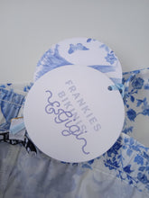 Load image into Gallery viewer, FRANKIES BIKINIS KIDS x GIGI HADID Yomi Toile Swim Shorts Blue 6 Years NEW RRP60
