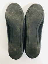 Load image into Gallery viewer, Kurt Geiger Women&#39;s Snakeskin Flats Shoes | EU40 UK7 | Black

