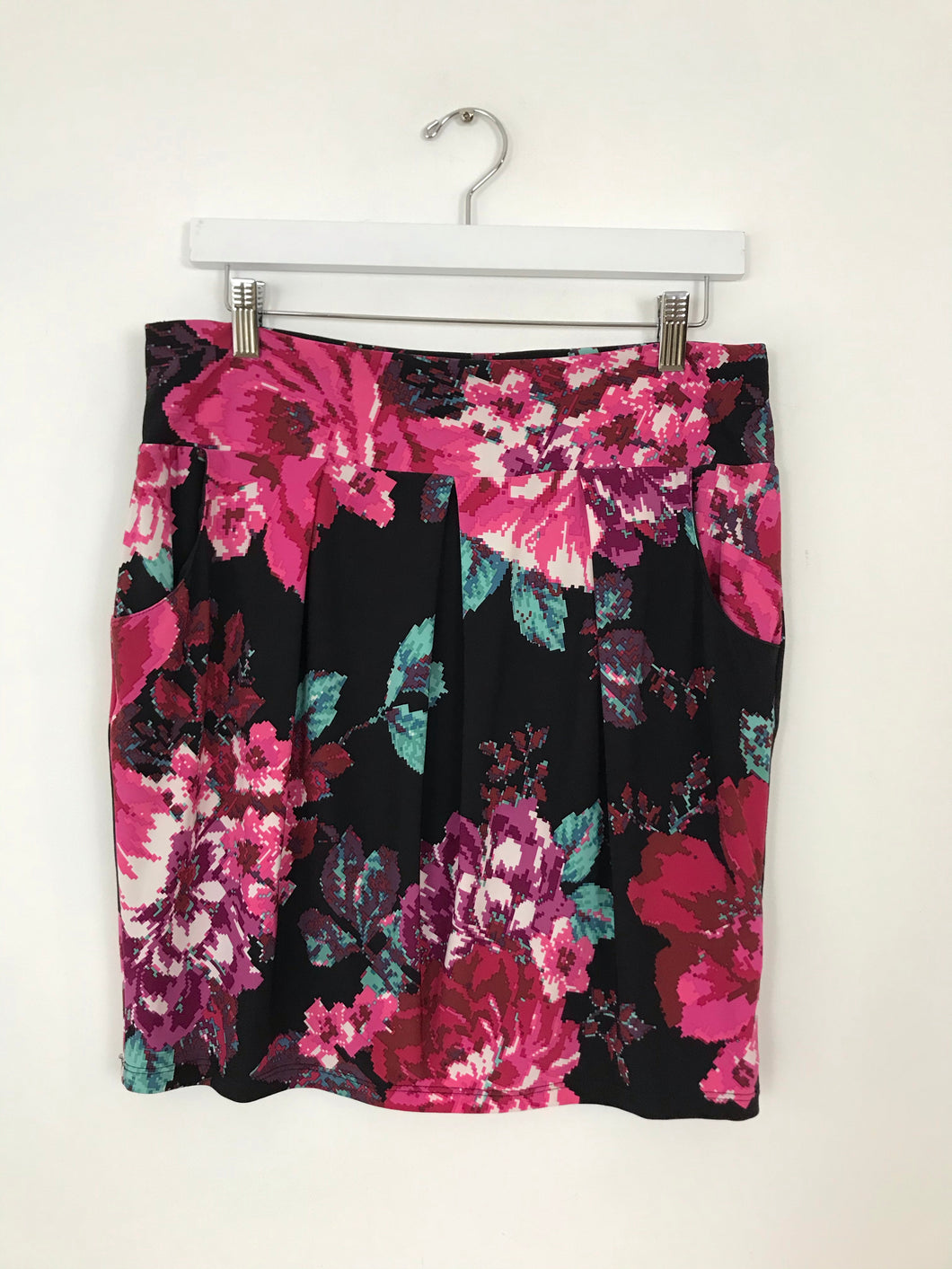 Phase Eight Women’s Floral Print Pleated Mini Skirt | UK12 | Black