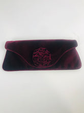 Load image into Gallery viewer, Artigiano Women&#39;s Floral Velvet Clutch Bag | OS | Red
