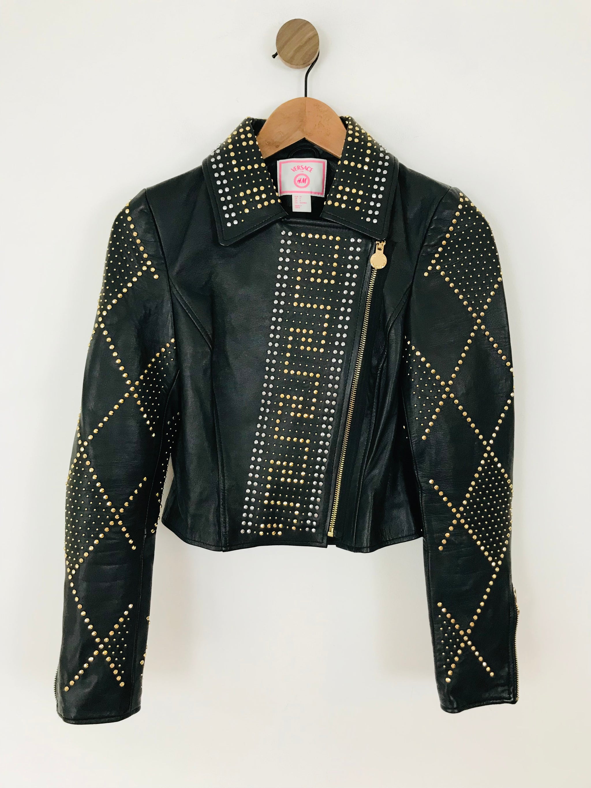 【238】VERSACE for H＆M ライダースジャケット レディース VERSACE For H&M Black Biker Gold Studded Zipper Leather