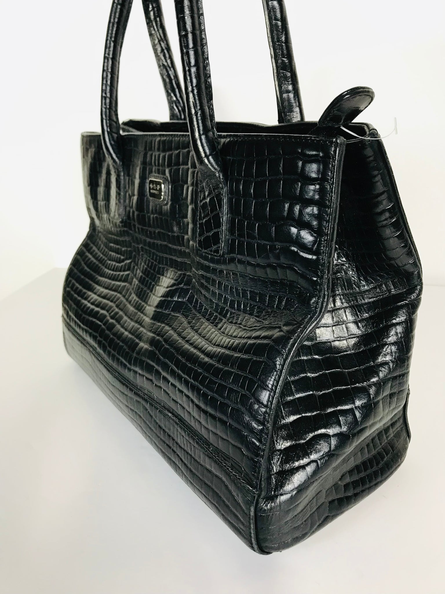osprey black croc bag Osprey Women's Leather Croc Shoulder Bag | M UK10-12