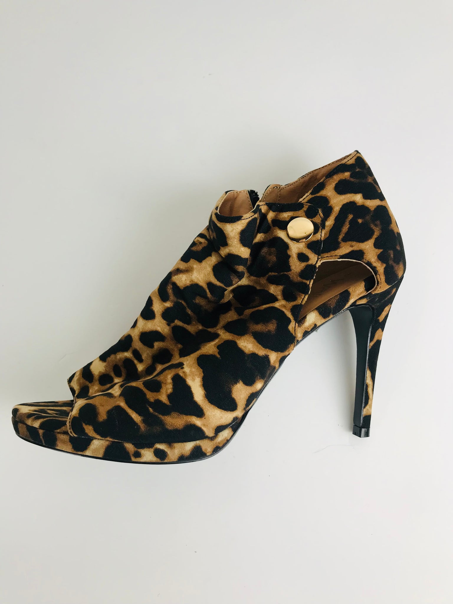 RUSSELL & BROMLEY BROWN LEOPARD PRINT SUEDE HEELS SIZE 6/39 – Whispers  Dress Agency
