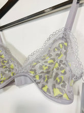 Load image into Gallery viewer, Calvin Klein Women&#39;s Leopard Print Bra Other NWT | S UK8 | Grey
