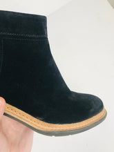Load image into Gallery viewer, Clarks Women&#39;s Suede Heeled Boots | UK6.5 | Black
