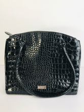 Load image into Gallery viewer, Osprey Women&#39;s Croc Leather Shoulder Bag | Medium | Black
