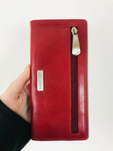 Load image into Gallery viewer, Visconti Women’s Leather Clutch Purse Wallet | Small | Red
