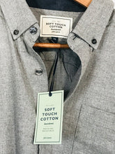 Load image into Gallery viewer, John Lewis Men&#39;s Soft Touch Cotton Button-Up Shirt NWT | M | Grey

