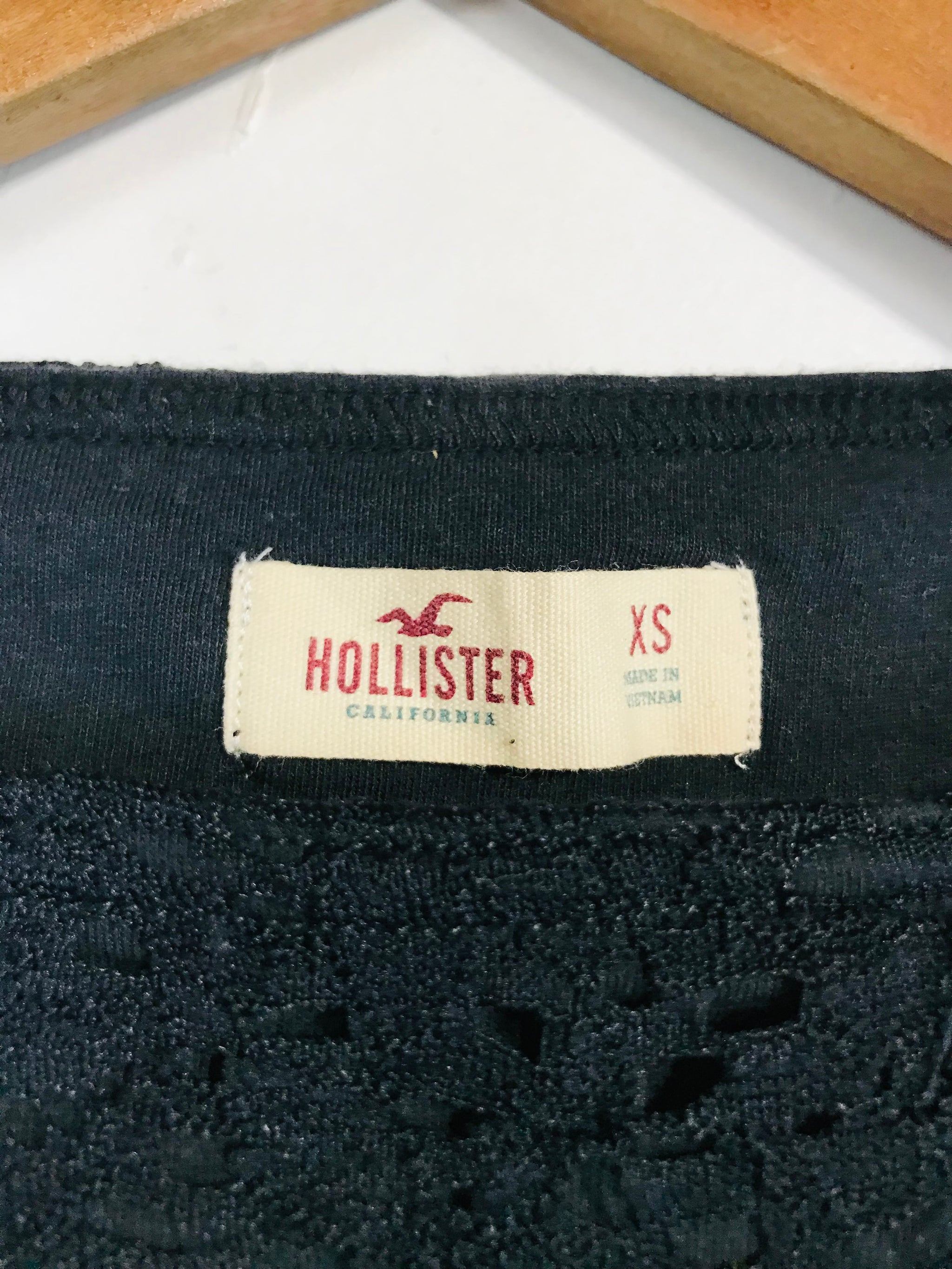 Hollister store lace tank XS