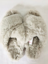 Load image into Gallery viewer, The White Company Women’s Fluffy Slip-On Slippers | L UK7-8 | White
