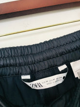 Load image into Gallery viewer, Zara Women&#39;s Wide Leg Culottes Trousers | M UK10-12 | Black
