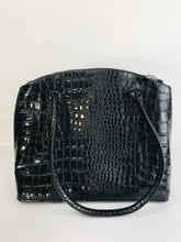 Load image into Gallery viewer, Osprey Women&#39;s Croc Leather Shoulder Bag | Medium | Black
