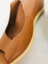 Load image into Gallery viewer, Dune Womens Peep Toe Wedge Heel | UK 7 | Brown
