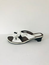 Load image into Gallery viewer, Van Dal Women&#39;s Leather Flower Sandals | UK6.5 | White
