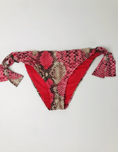 Load image into Gallery viewer, Calzedonia Women&#39;s Swimwear Bikini Bottom Sports Bottoms  | M | Pink
