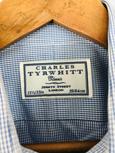 Load image into Gallery viewer, Charles Tyrwhitt Men&#39;s Button Up Shirt | 15.5 | Blue
